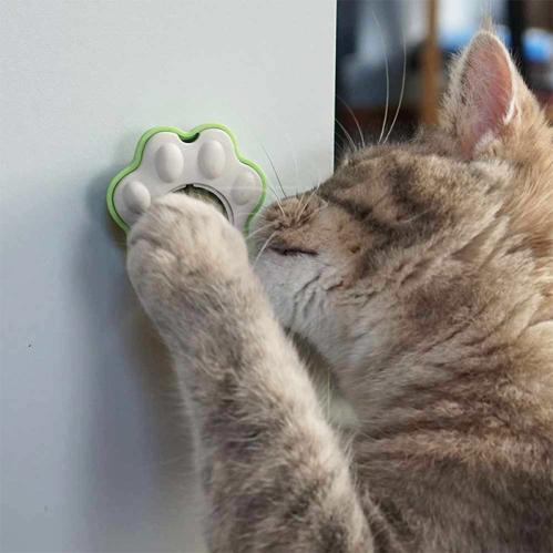 Catnip ball Paw